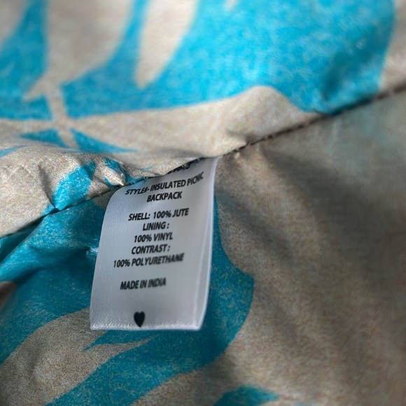 The Shorebreak Picnic Cooler Bag/Backpack– XIX Palms, Beachly Exclusive NWT - Picture 6 of 11